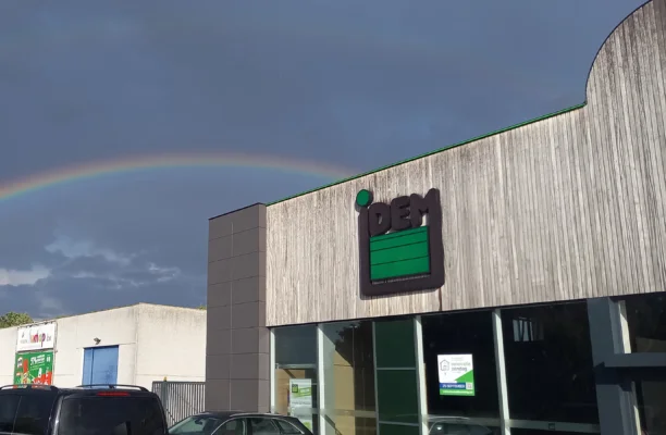 Gevel Showroom regeboog