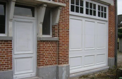 Houten sectionaalpoort met molures 6