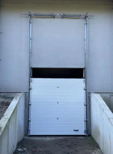 53 B27 CE1 A9 A8 44 F4 84 D3 A96 EED99400 C