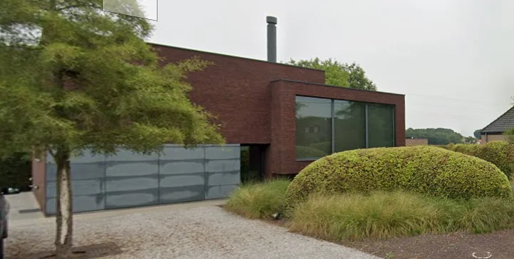 Herlakken houten poort na